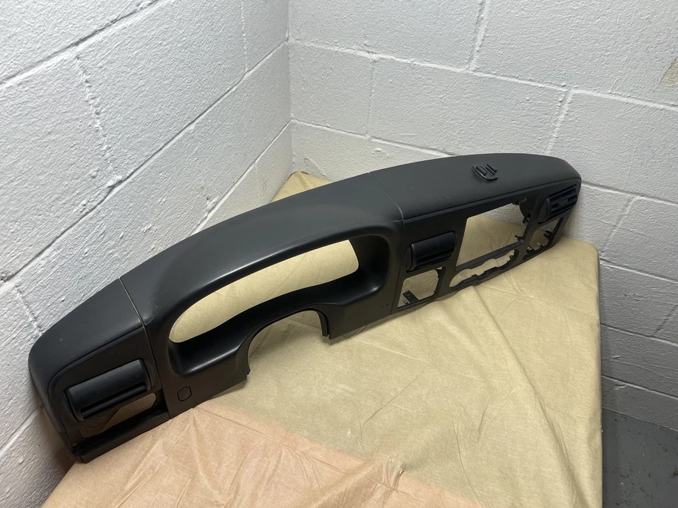 2005 - 2007 福特 F250 F350 Super Duty Dash Panel Cluster 圈黑色 — 第 4/4 张图片