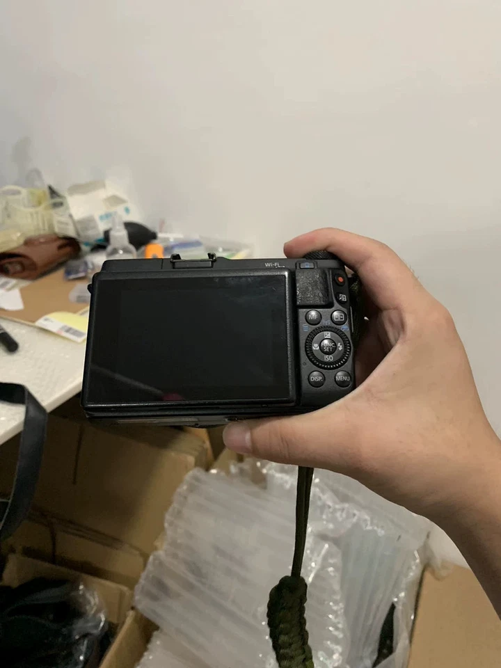 Cámara digital Canon PowerShot G1 X 14,3 MP - negra con cargador inglés 90 % nueva Foto 3 de 4