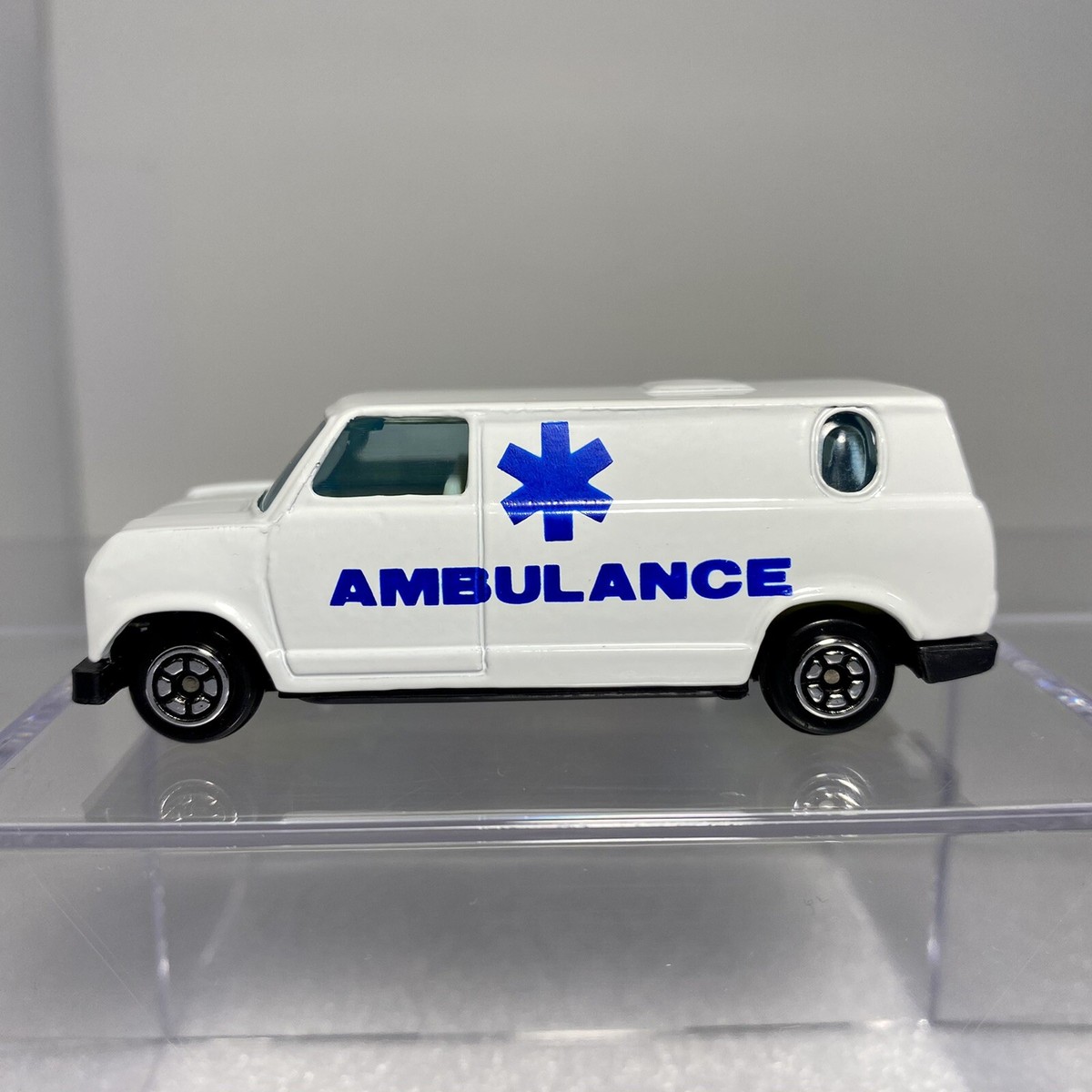 Yatming #1501 Ford Econoline Ambulance Van 1:64 Diecast White | eBay