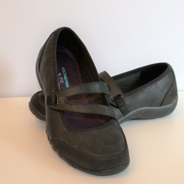 skechers mary jane memory foam