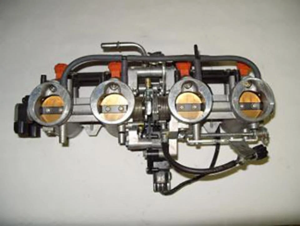 Rampe d'injection Keihin pour moto Kawasaki Z 1000 2007 à 2009 161630102 - Photo 1/1