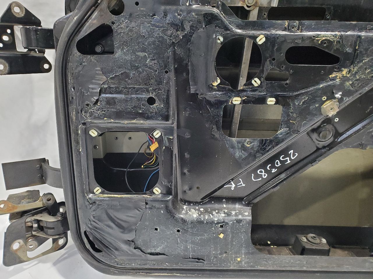 Bentley Turbo R 1991 Front Right Door framework Black