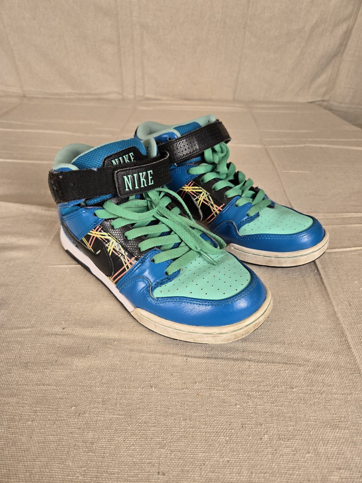 Nike Women's Air Mogan Mid 2 Size 8.5 Blue Black Green