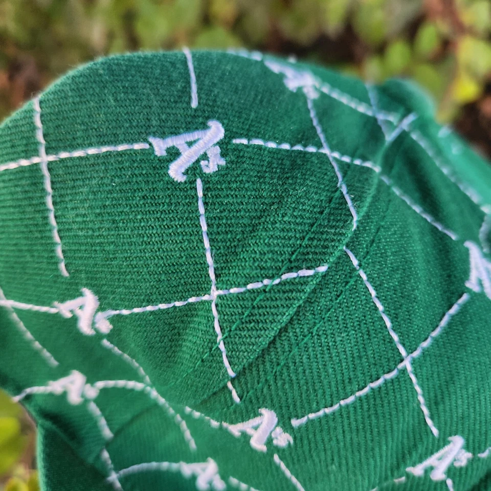 Vintage Oakland Athletics Fitted Hat 7 1/4 Green Wool All Over Print Diamond  - Image 4 of 4