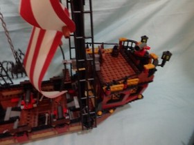 Lego Pirates II: Brickbeard's Bounty 6243 - please read description