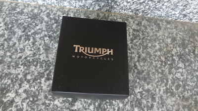 dunkel-braune TRIUMPH Uhrenbox / Schatulle mit Booklet-Garantie-Bedien-Anleitung