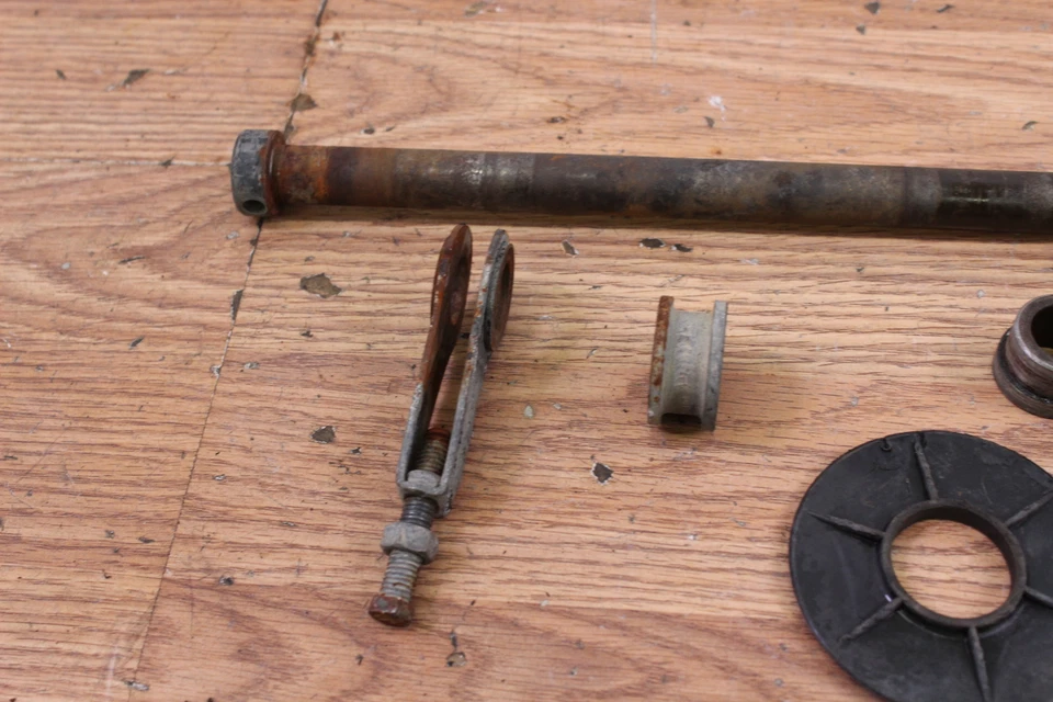 1976 YAMAHA XT500 Rear Axle w/ Adjusters and Spacers - Image 4 of 4