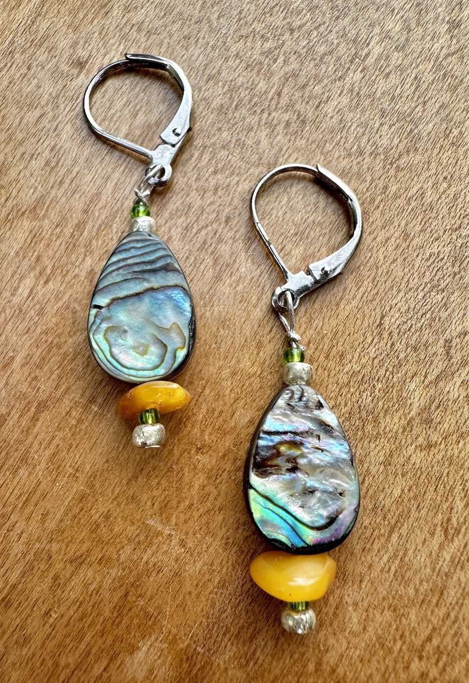 Handmade Santo Domingo Smokey Abalone Shell Amber Bea… - Gem