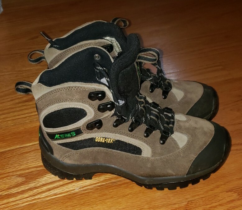 EMS Carter Ridge GTX Gortex BOOTS Women Size 6 Gem