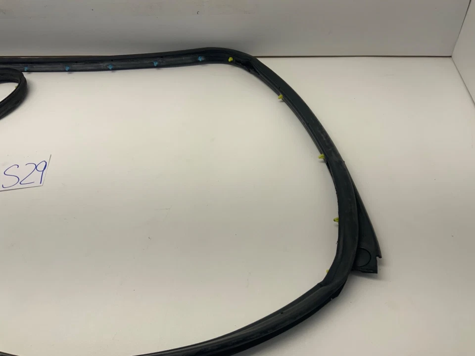 2011-2022 Dodge Durango Rear Right Door Opening Weatherstrip OEM Foto 3 de 4