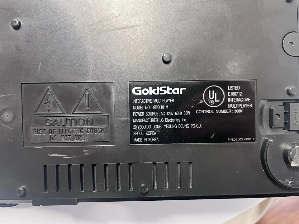 Goldstar GDO101M 3DO Console 1 Controller 2 CD Programs Please Read! Needs Work. - Image 4 of 4