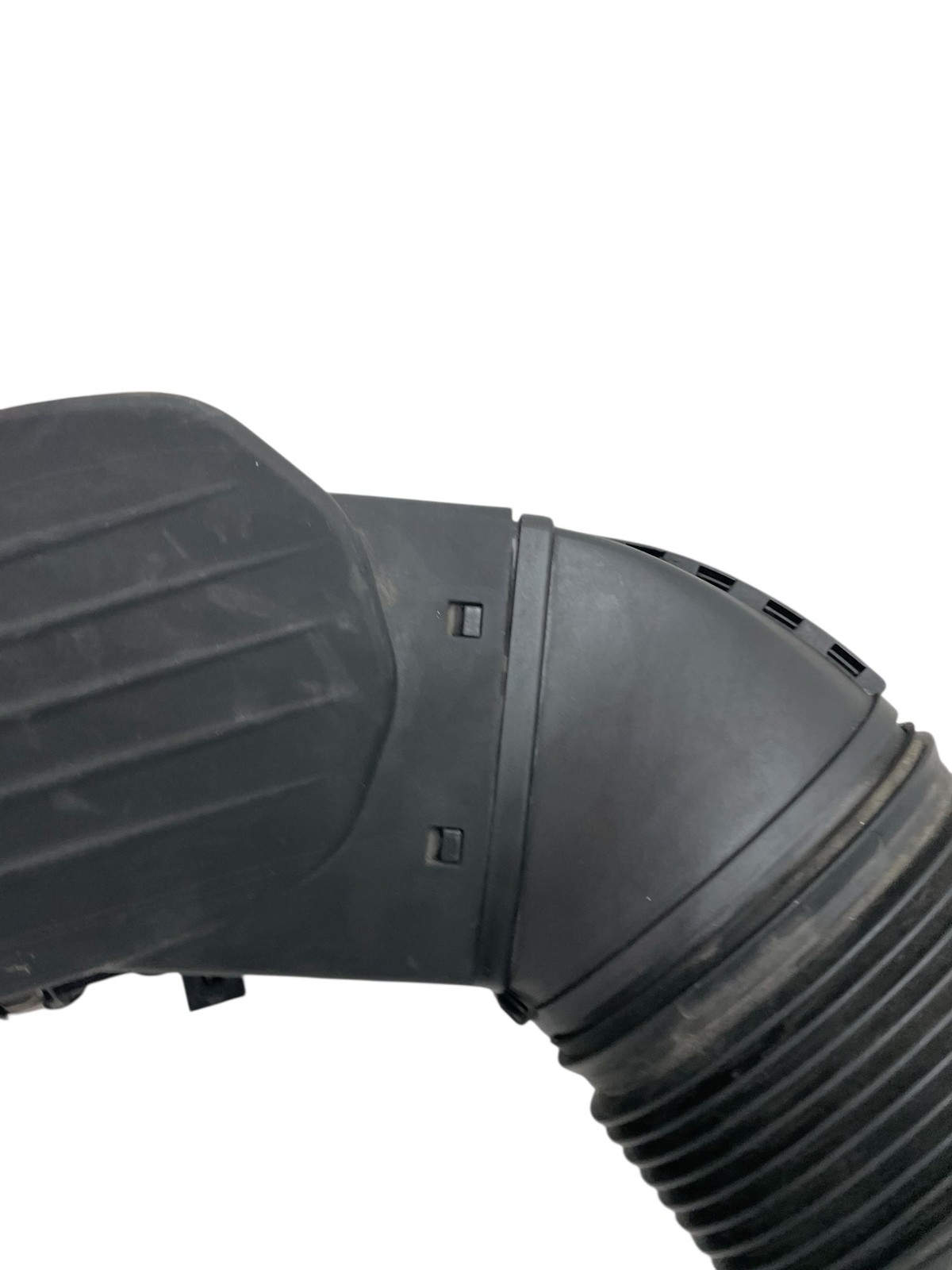 2017-2024 MASERATI LEVANTE 3.0L LEFT SIDE AIR INTAKE FILTER CLEANER HOUSING BOX