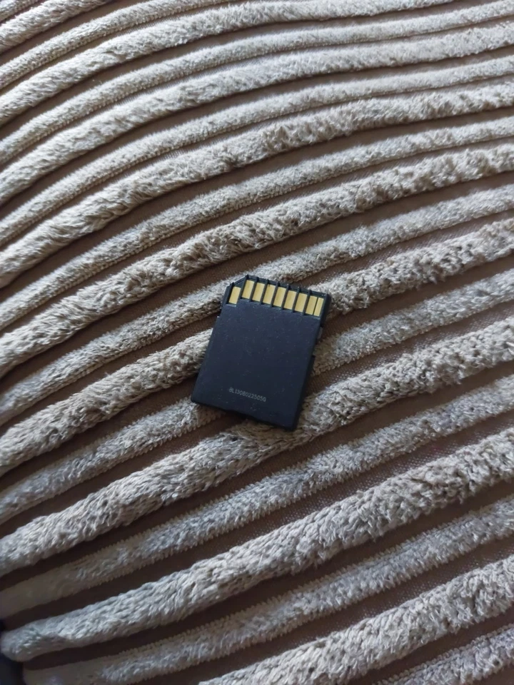 SanDisk 16GB Ultra SDHC Memory Card 30 mbps Used - Image 2 of 2