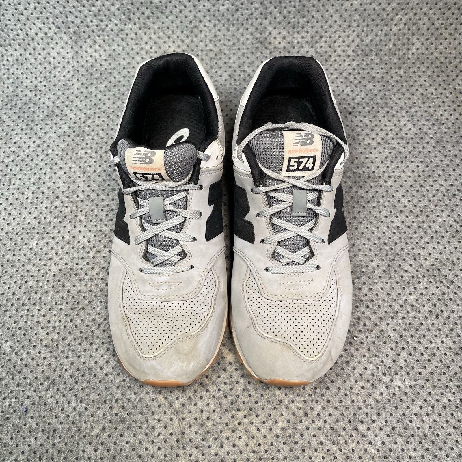 New Balance 574 Running Shoes Size 7 Men’s thumbnail 10