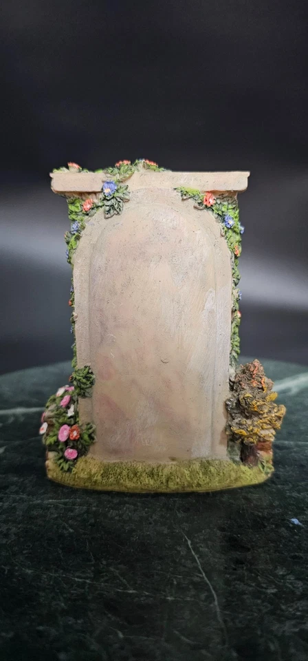 Linda Estatua Floral 5" Colección K Hogar Jardín Decoración Mini Fuente Foto 3 de 4