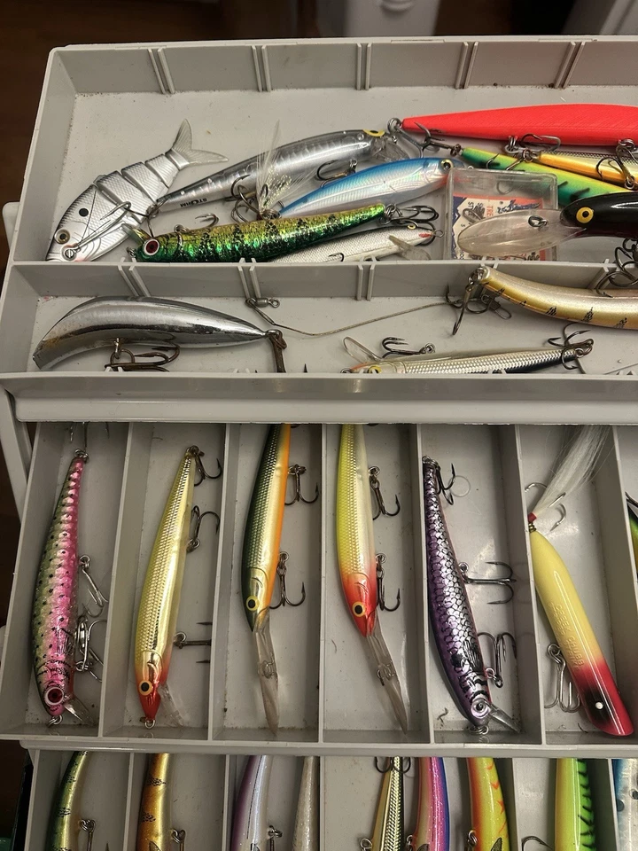 Antigo Caixa de equipamento de pesca Flambean com 30+ iscas ótimo estado - Imagem 3 de 4