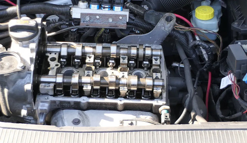 2x Polo 9N3 Ibiza Nockenwellen Nockenwelle 1,2 12V BZG CGPA CGPB + Deckel