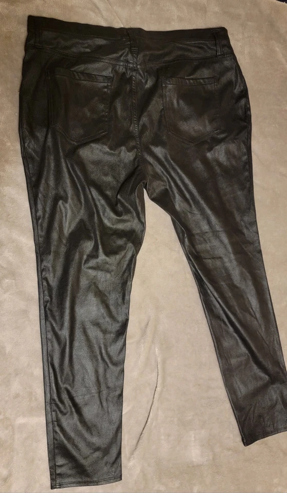 Leggings de cuero sintético Glory descoloridos Foto 2 de 4