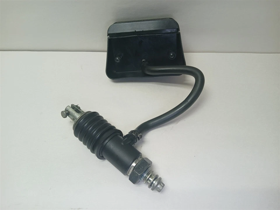 Harley-Davidson Ultra Classic 1998 cilindro maestro de freno trasero 41755-97B 11 k millas Foto 2 de 4