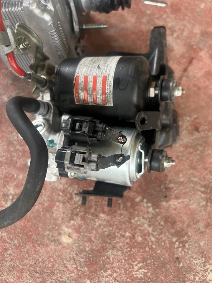 JUEGO DE BOMBA DE FRENO ABS HÍBRIDO OEM LEXUS HS250H SISTEMA ANTI BLOQUEO REFUERZO 2010-2012 Foto 2 de 4