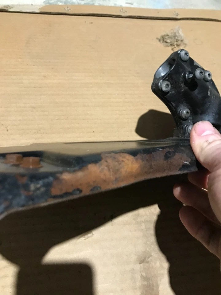 Homelite String Trimmer UT-20704 gearbox and metal debris shield - Image 3 of 4