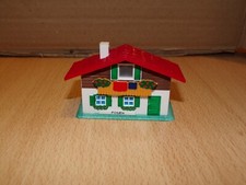 chalet vintage avec visionneuse ( 7 cm x 3,1 cm )