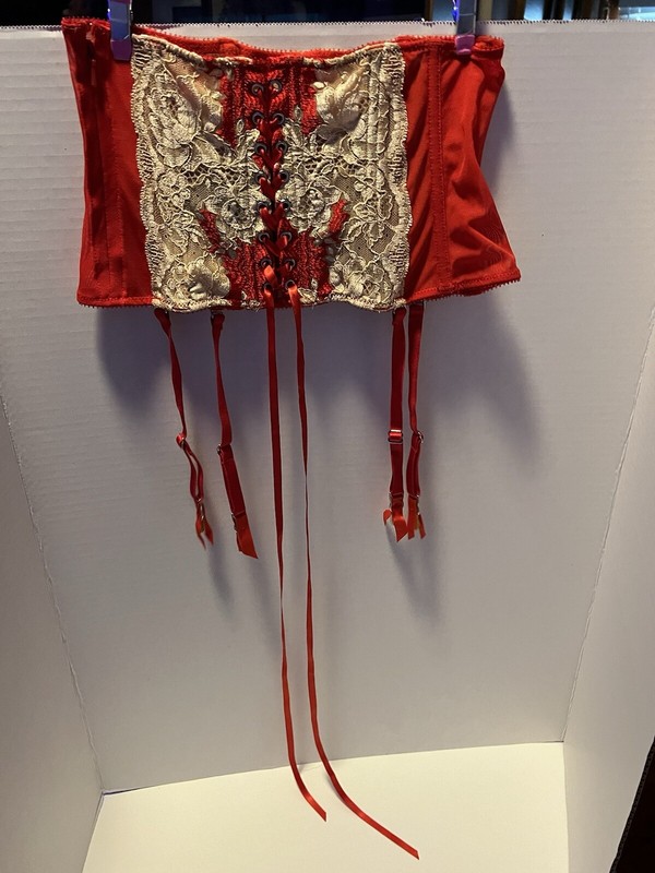 2 New VICTORIA SECRET SEXY RED BEIGE CRYSTALS LACE Szs XS & M/L Garter Belt