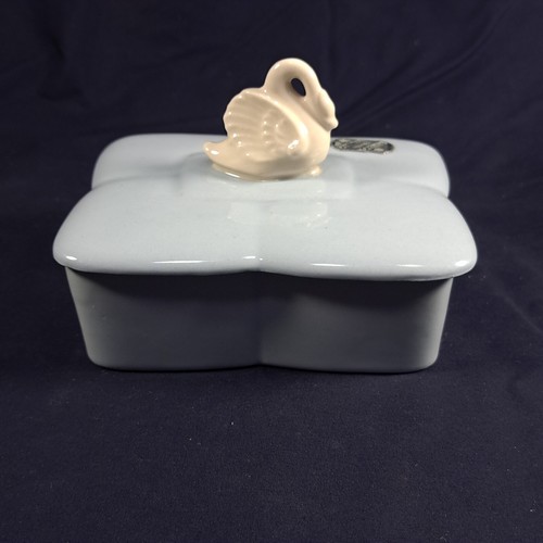 Vintage Chadwick China Porcelain Dresser Box Light Blue Swan Handle USA - Picture 3 of 6