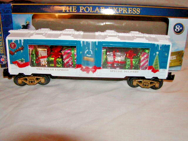 Lionel 2028470 The Polar Express Christmas Present Mint Car O 027 shelf display - Image 3 of 4