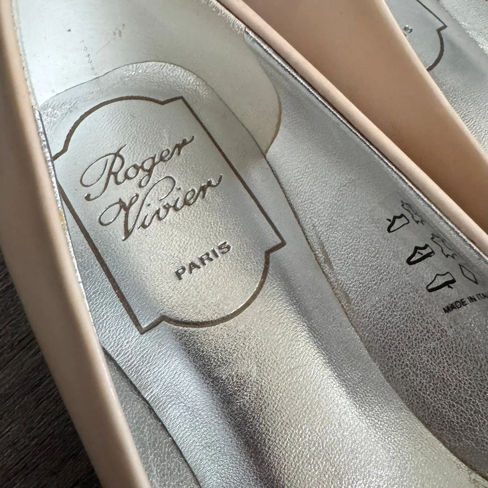 Zapatos planos de ballet Roger Vivier de charol desnudo con joyas mariposa Ladybug 36 Foto 4 de 4