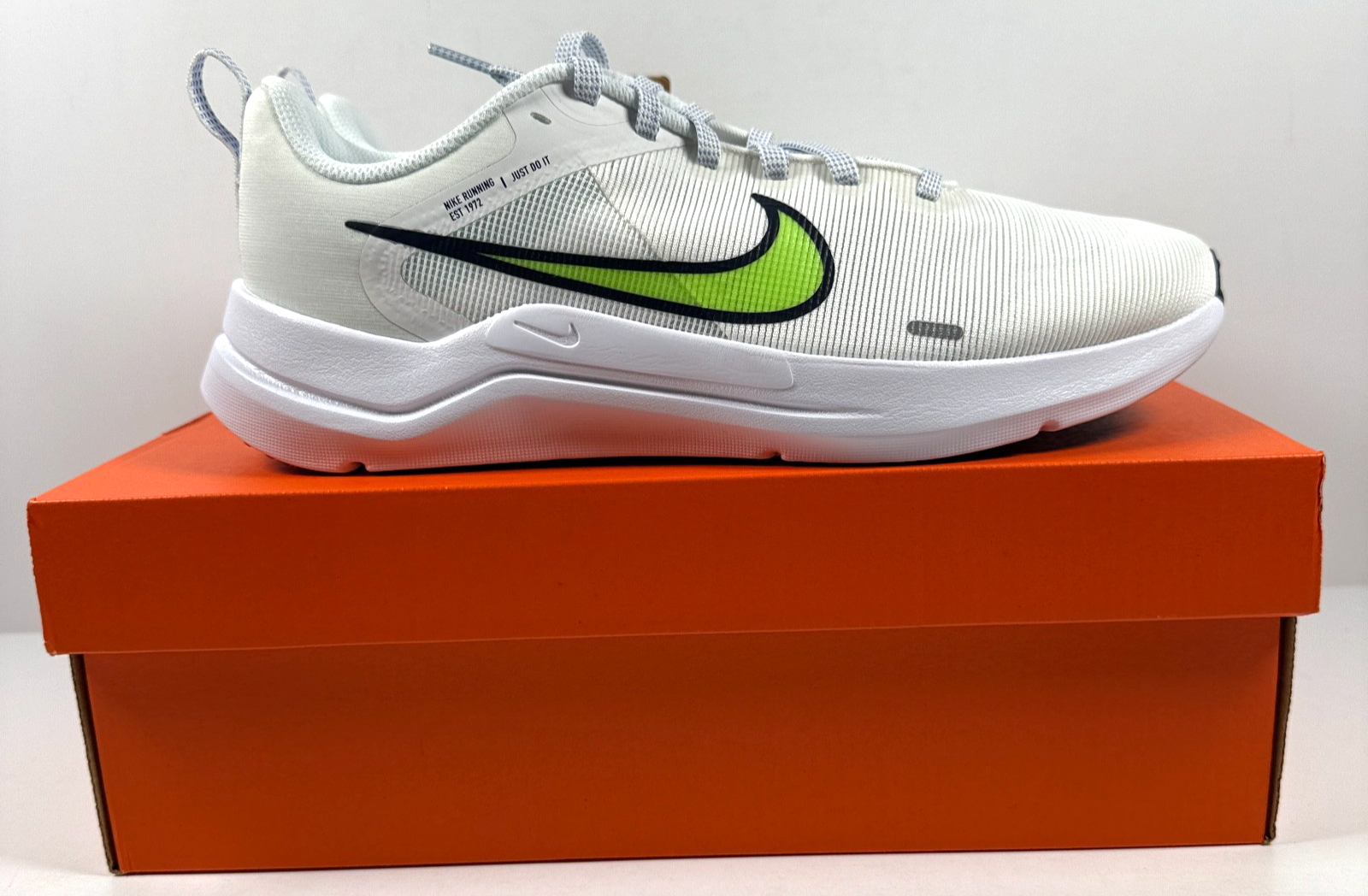 Nike Downshifter 12 Womens Shoes Size 10 Lime Summit White DD9294-104
