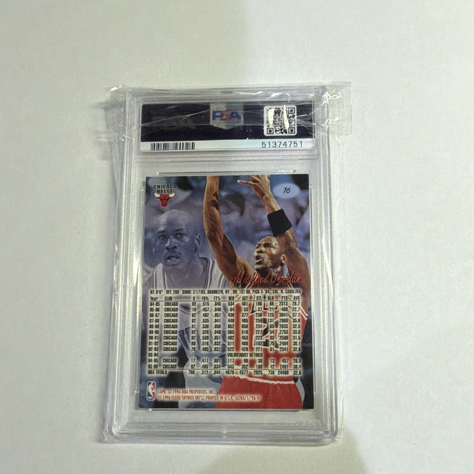 Fleer Ultra Michael Jordan Chicago Bulls #16 1996-97 PSA Graded NBA Card view 2