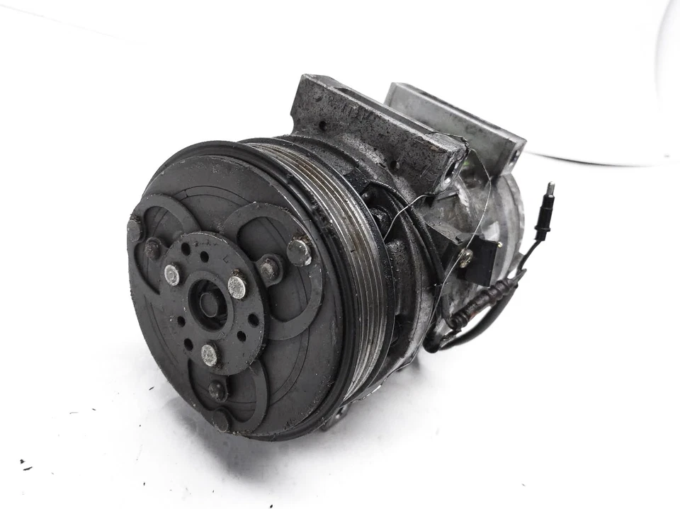 2001 Volvo S60 Ac Air Compressor Pump + Clutch 8708581 - Image 2 of 4