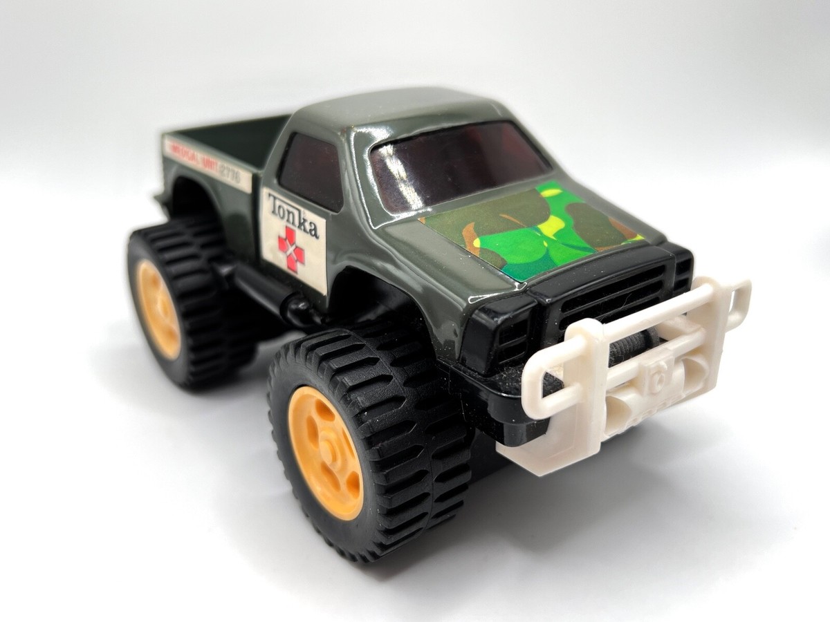 RARE 1983 TONKA Medical Unit 2776 Power Wagon Clutch Popper Truck