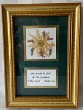Vintage  Faux Gold Leaf 5x7 Wood Frame / Pressed Dried Arrangement / PSALM 33:5
