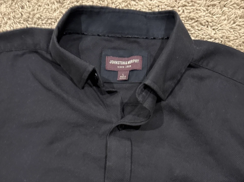 Camisa social masculina Johnston & Murphy grande manga longa botão para baixo preta - Imagem 2 de 4