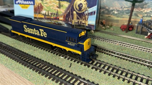 Athearn 3501  Diesellok Loknummer 8517 Santa Fe Top Gleichstrom | Zustand: Neu: Sonstige (siehe Artikelbeschreibung)