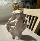 Home Interiors & Gifts Heather Romantic Porcelain Figurine Pink/White 10in 1999 — photo 1
