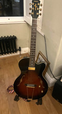 Yamaha AEX500 Semi Hollow Electric Guitar Sunburst very good condition