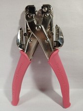 We R Memory Keepers 70907 Crop-A-Dile Hole Punch  Eyelet Setter 3/16 1/8 PINK