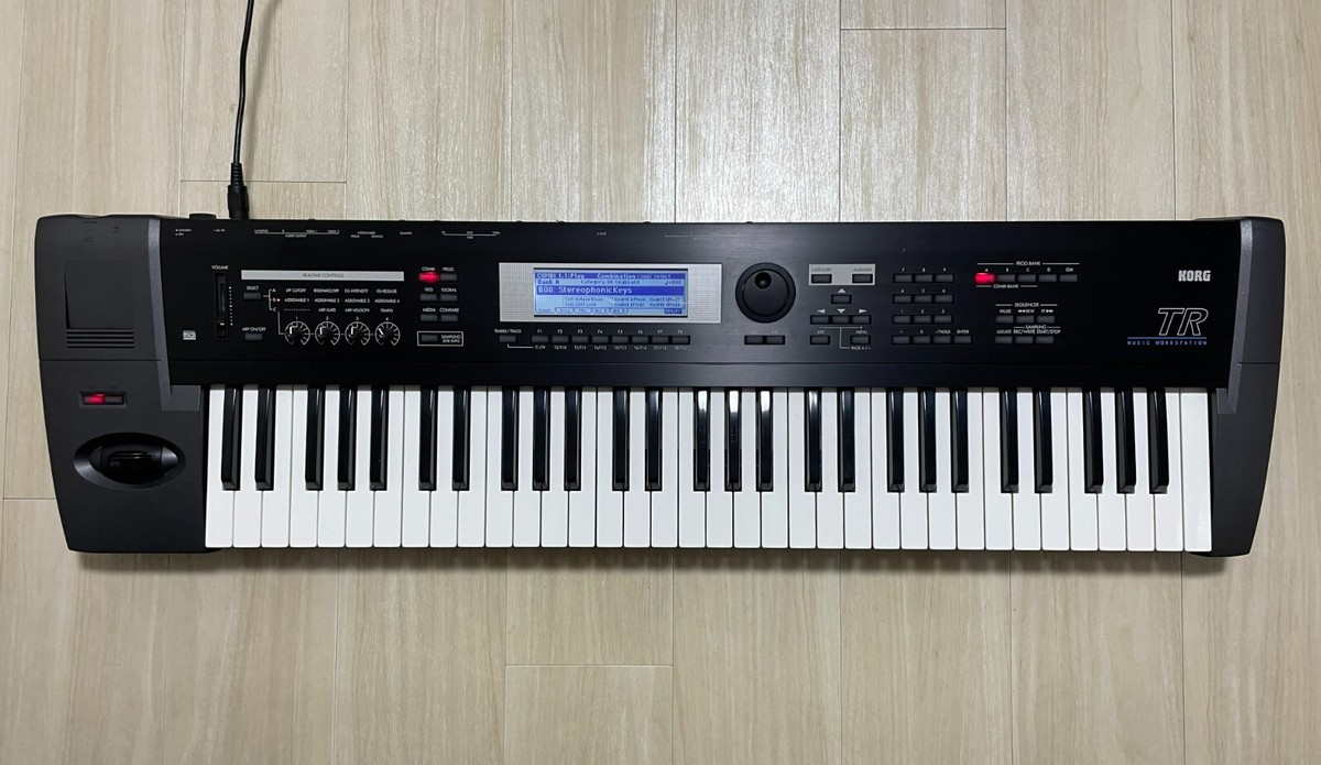 Korg TRITON 61鍵盤 豊満 Music Workstation Korg TRITON 61鍵盤 豊満 Music Workstation