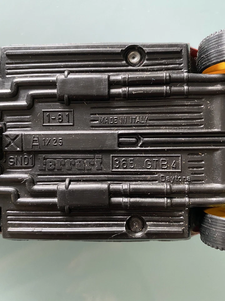 Polistil 1:25 1-81 SN01 Ferrari 365 GTB4 Daytona  - Immagine 2 di 2