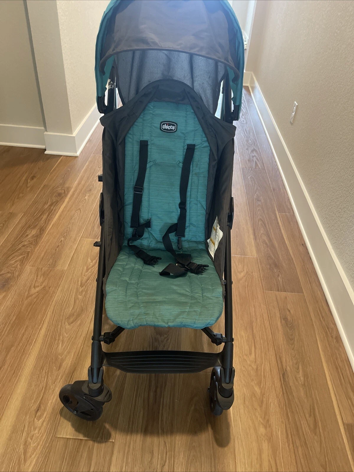 Chicco Liteway Stroller
Opens in a new window or tab