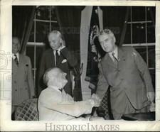 1944 Press Photo President Roosevelt, Walter NAsh, and Edward Phelan - nee52316