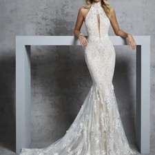 Elegant Mermaid Wedding Dresses Halter Lace Sweep Train Backless Bridal Gowns