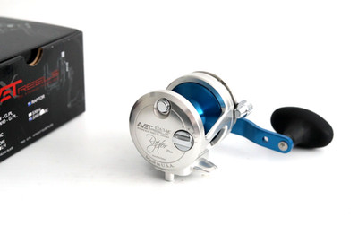 Avet SX6/3 MC RAPTOR PLUS 2-Speed Lever Drag Reel - SILVER BLUE  - Right Hand