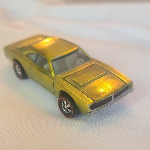 Hot Wheels Redline Custom Dodge Charger (Restored) 1969 Gold 1:64 Opening Hood