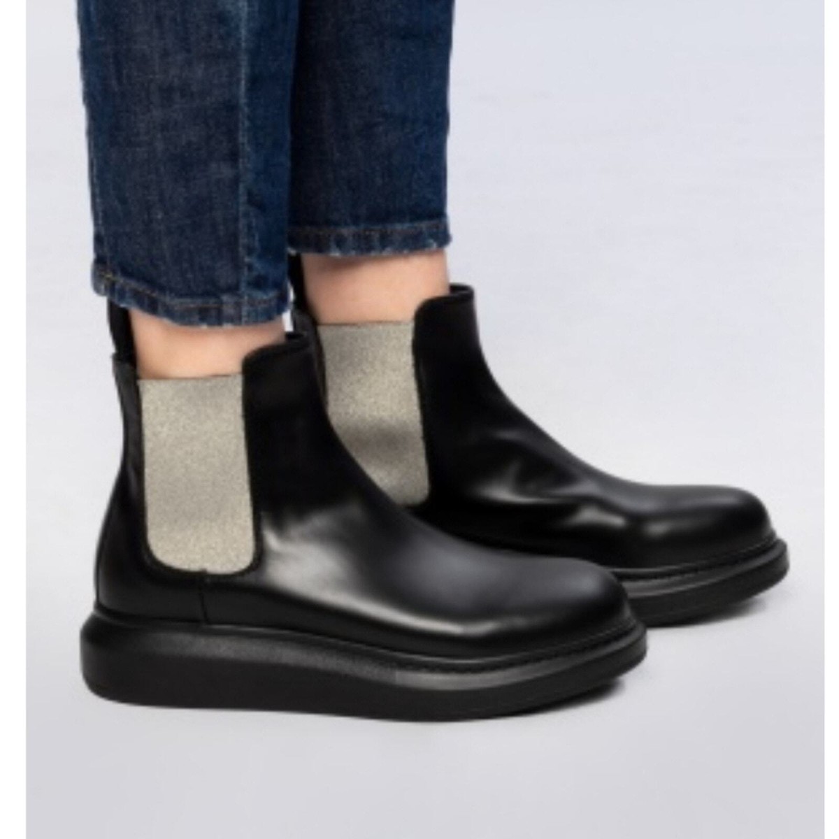 Alexander McQueen Oversized Chelsea Boots Men main image 3