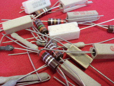 RARE! RESISTOR MIX Under 470 OHM to 7W Unsorted! 20 PIECE 8132