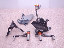 KTM FACTORY Fu&szlig;rasten Anlage Halter KTM 1390 KTM 1290 Super Duke R foot peg rest